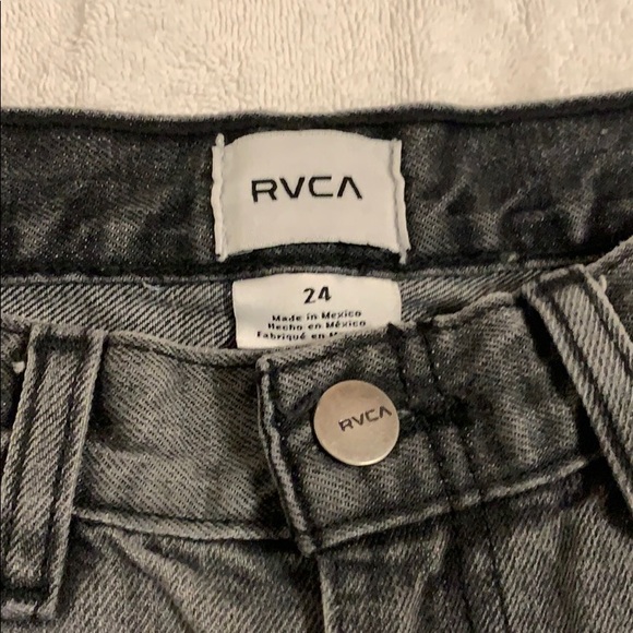 RVCA shorts - Picture 2 of 4